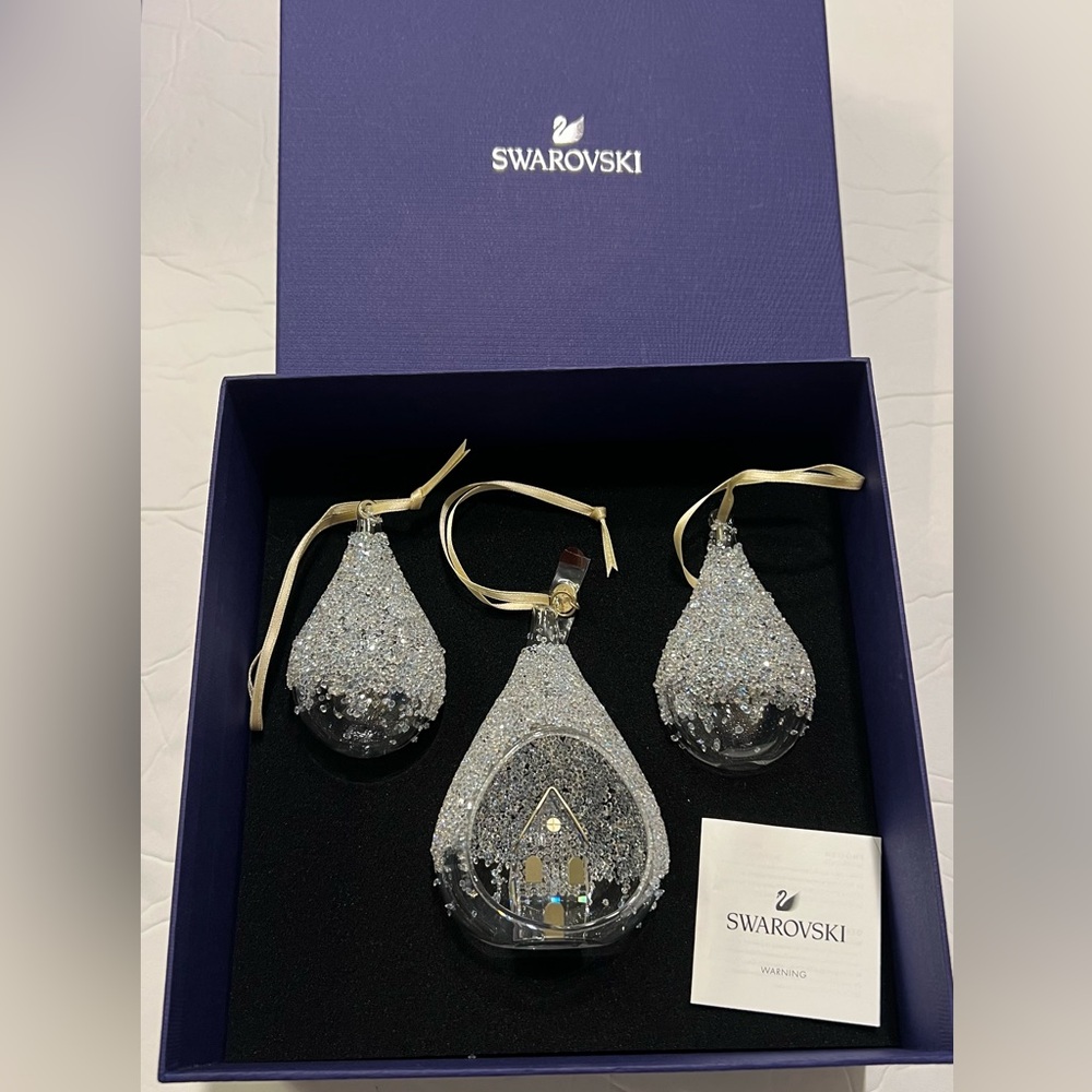 NIB authentic elegant Swarovski Ornament Set, Clear Crystal, great Xmas gift
